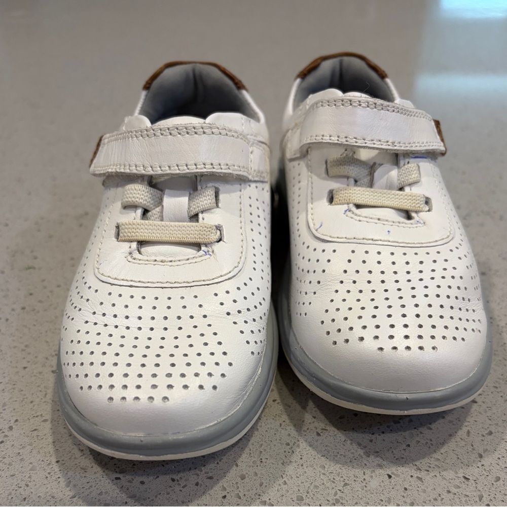 Johnston and Murphy Boys Size 9 White Leather Shoes